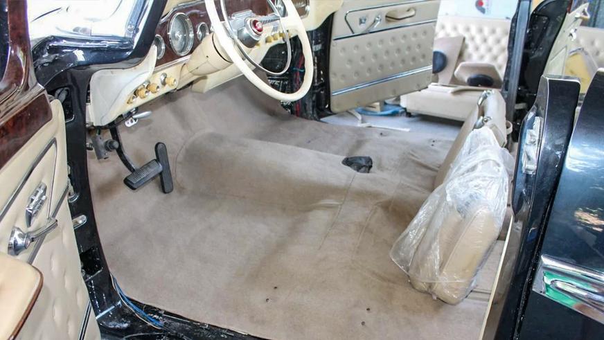 Интересные авто на Kolesa.kz: от кабриолета ГАЗ-13 до Aston Martin DB9