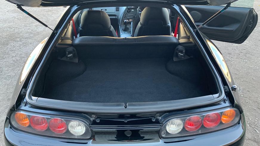 Интересные авто в продаже на Kolesa.kz: от Alfa Romeo 164 до ГАЗ-24 с сюрпризом