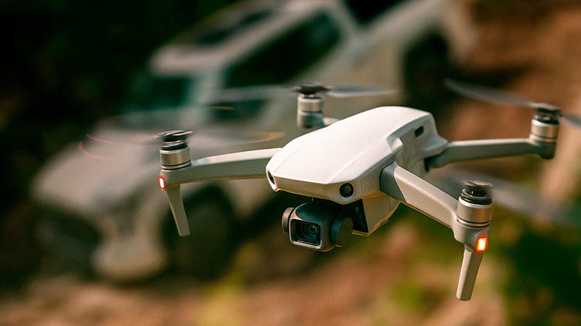 Toyota хочет комплектовать внедорожники встроенными дронами