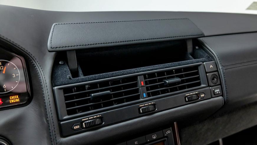 Практически новый Mercedes-Benz SL600 (R129) обнаружен в США