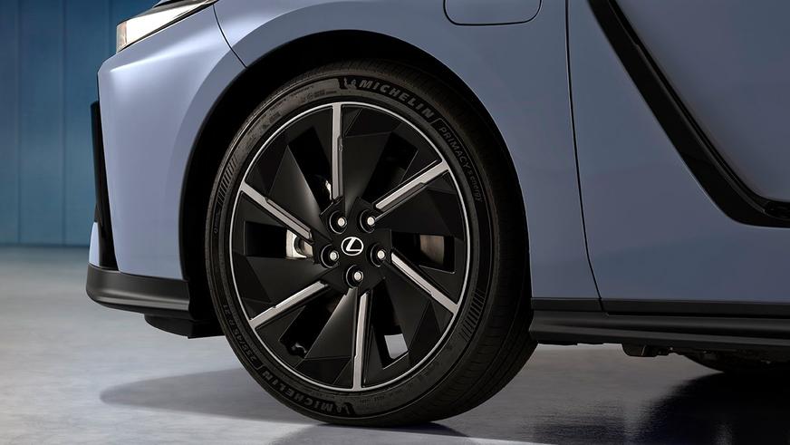 Новый Lexus ES для Европы. Фото и характеристики