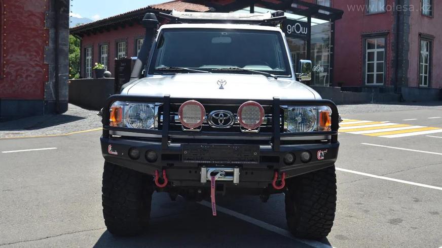 Очень дорогие автомобили с механикой на Kolesa.kz