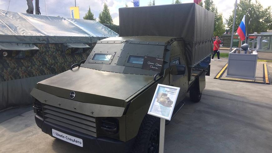 Военный броневик сделали из Lada Niva Legend