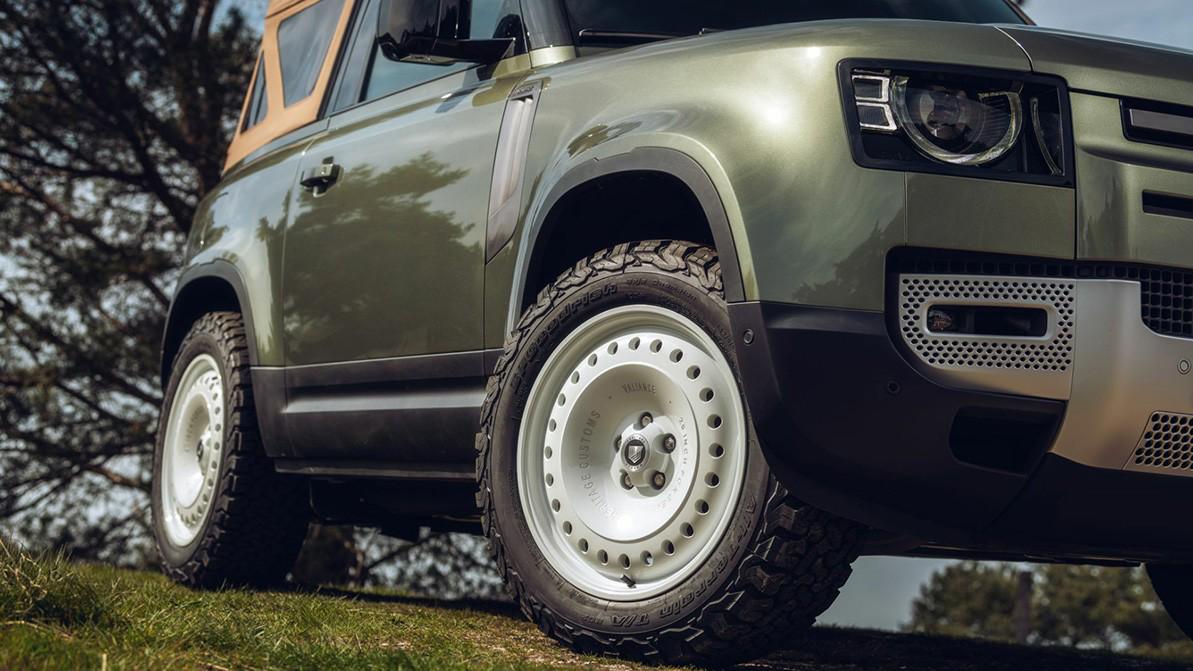 Defender превратили в кабриолет, но Land Rover тут ни при чём