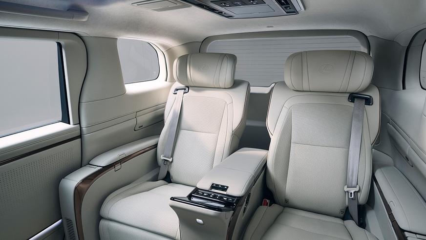 Новый Lexus LM получил турбомотор 2.4 и стал глобальным