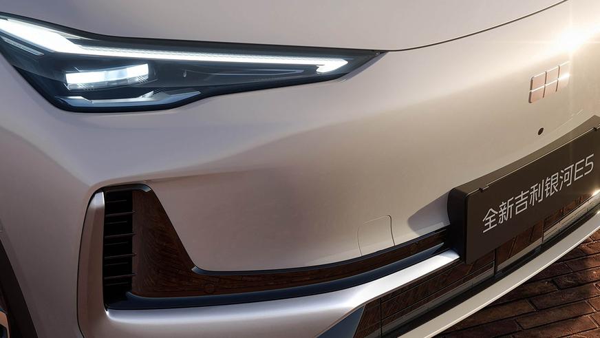 Geely EX5 модернизировали в Китае. Он стоит от 6.5 млн тг