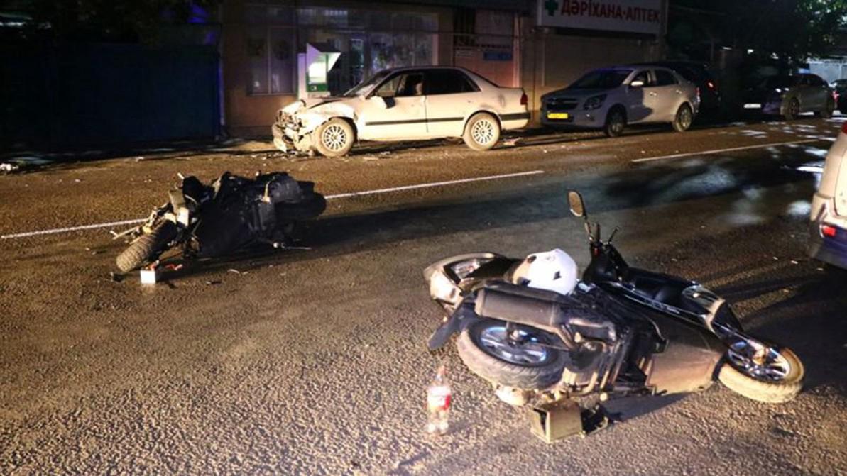 Алматыда Toyota Corolla мен екі мопед соғылды