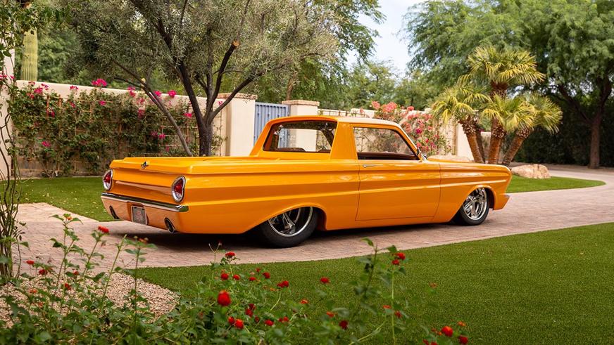 С молотка уйдёт пикап Ford с 10-литровым мотором и турбинами в кузове