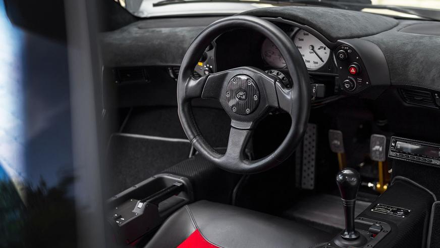 Единственный McLaren F1 с фарами от BMW Z1 пустят с молотка