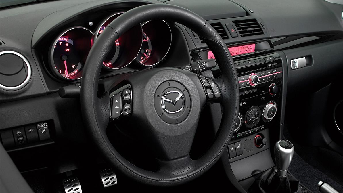 Mazda отзывает 260 тысяч старых «троек» из-за значка на руле