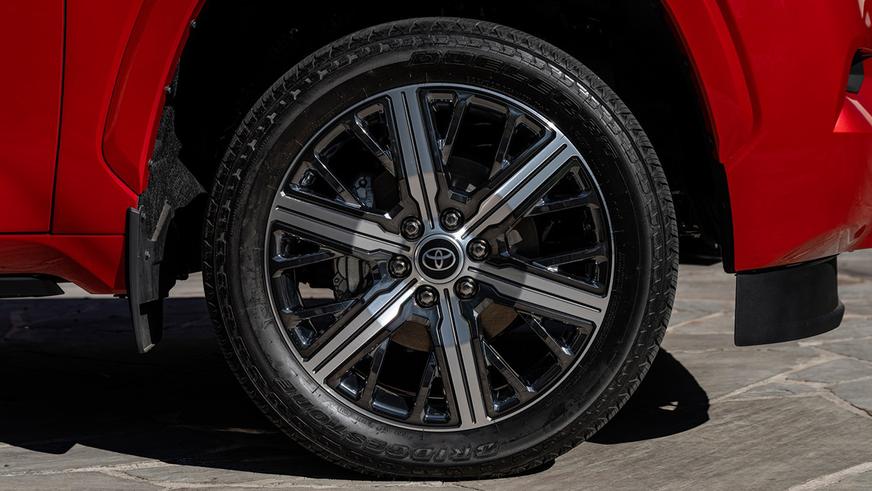 Новая Toyota Sequoia стала гибридом