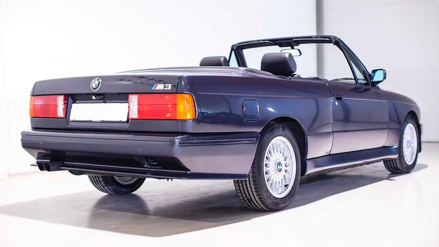 За пожилой кабриолет BMW (Е30) отдали почти 102 тысячи долларов