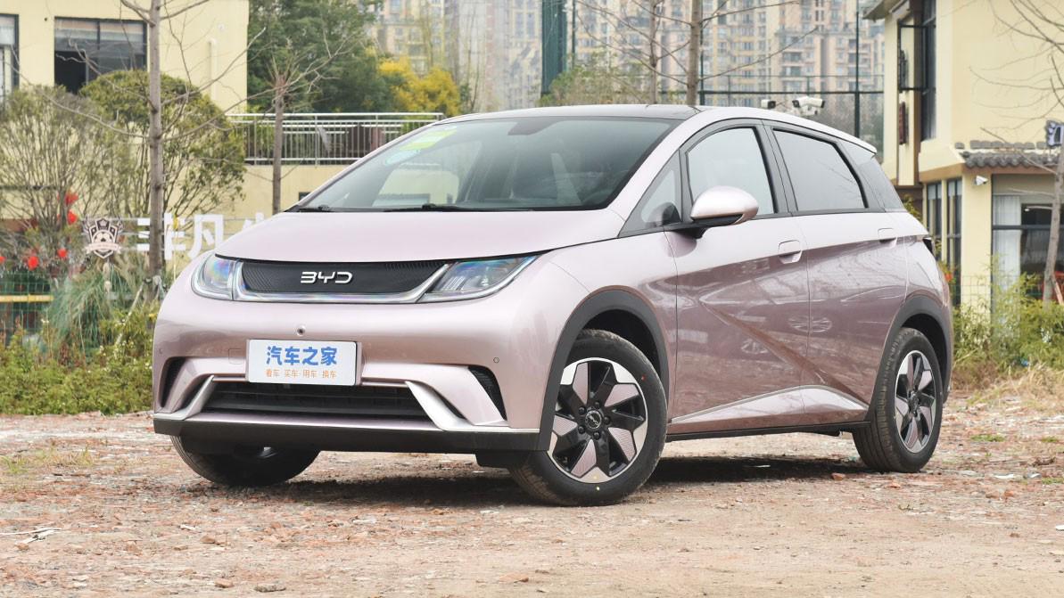 Электрокар BYD Dolphin обновился и подешевел