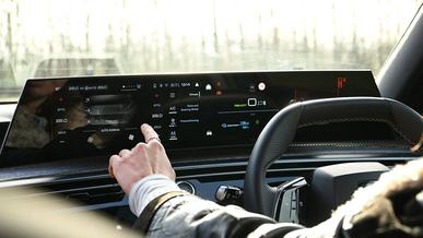 Тачскрины и водительские помощники всё больше раздражают автомобилистов