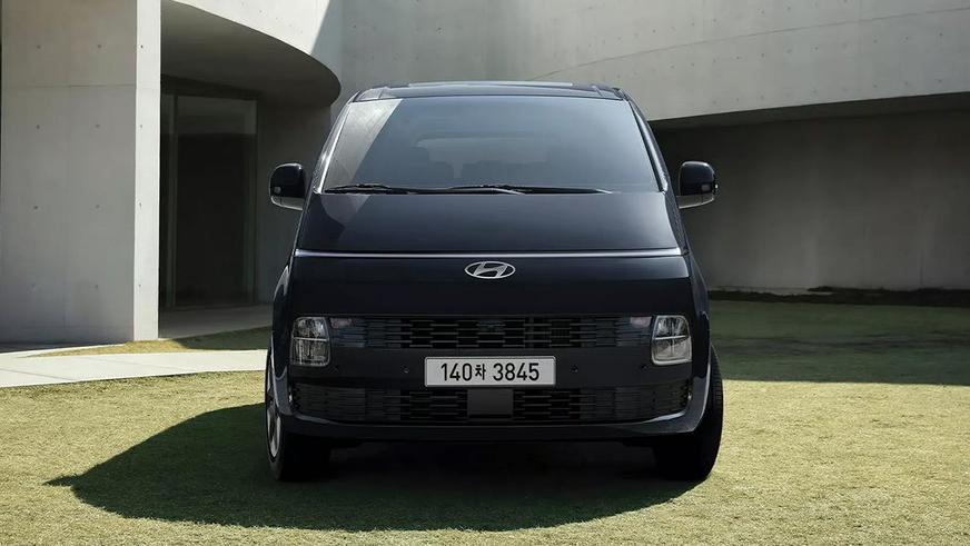 Минивэну Hyundai Staria доработали подвеску и оснащение