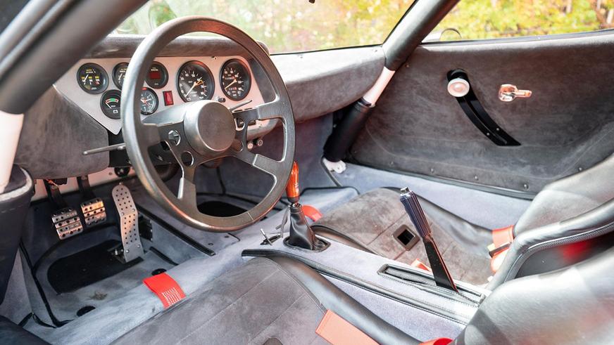Качественную реплику культовой Lancia Stratos продают с аукциона