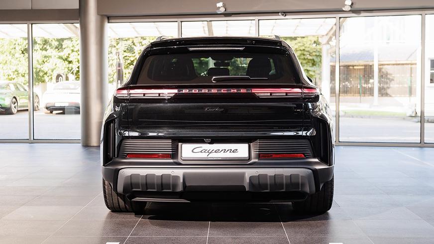 Электрический Porsche Cayenne добрался до Казахстана. Сколько стоит?