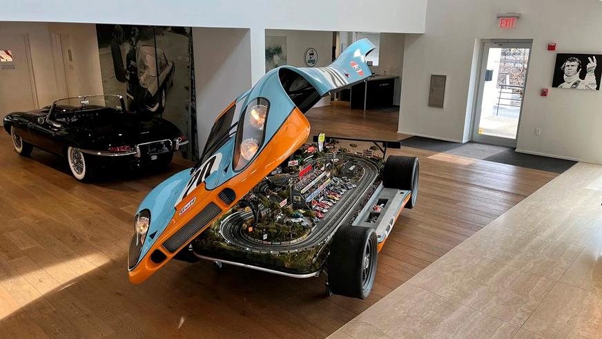 Гоночная трасса внутри Porsche 917