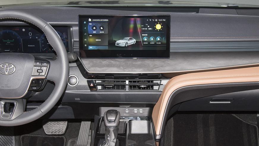 В Китае показали свою Toyota Camry с атмосферником и другим салоном