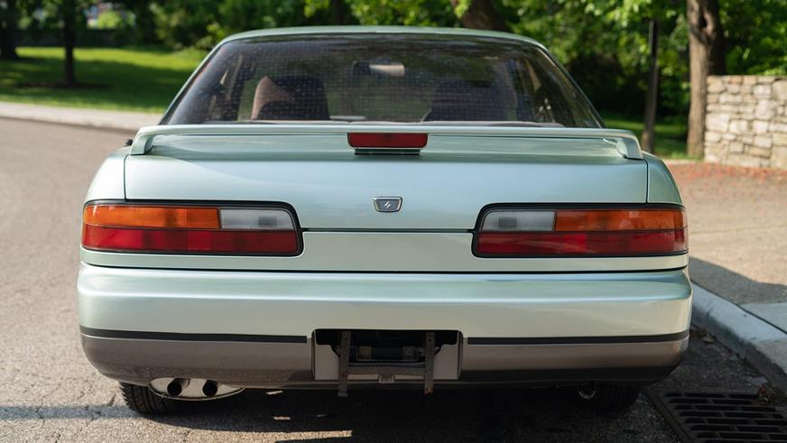 На торги выставили абсолютно стандартную Nissan Silvia S13