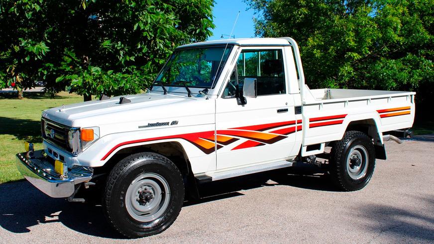 Пикап Land Cruiser c мизерным пробегом продали за 54.5 тысячи долларов