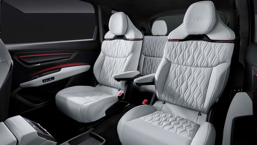 Первые фото нового Audi Q7 утекли в Сеть