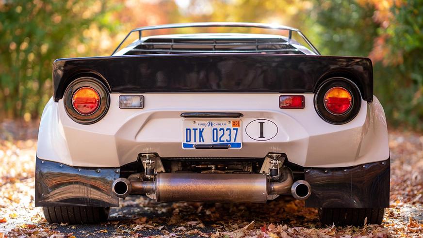 Качественную реплику культовой Lancia Stratos продают с аукциона