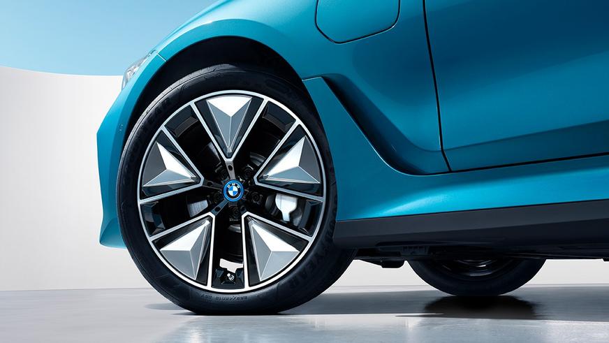 Электромобиль BMW i3 стал седаном