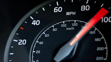В США хотят наказывать водителей установкой ограничителя скорости