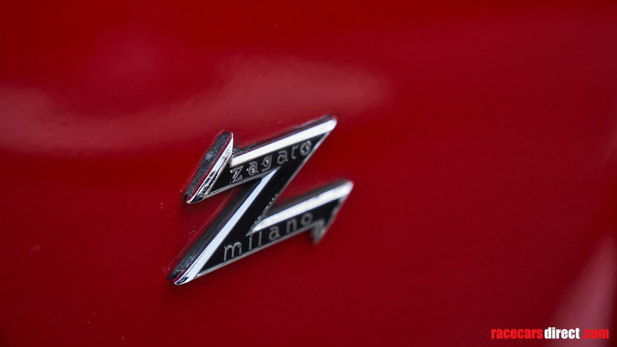 Alfa Romeo из 1990-х выставили на продажу за 185 000 евро Alfa Romeo из 1990-х выставили на продажу за 185 000 евро