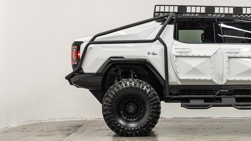 Суперпроходимый Hummer EV посвятили Арнольду Шварценеггеру