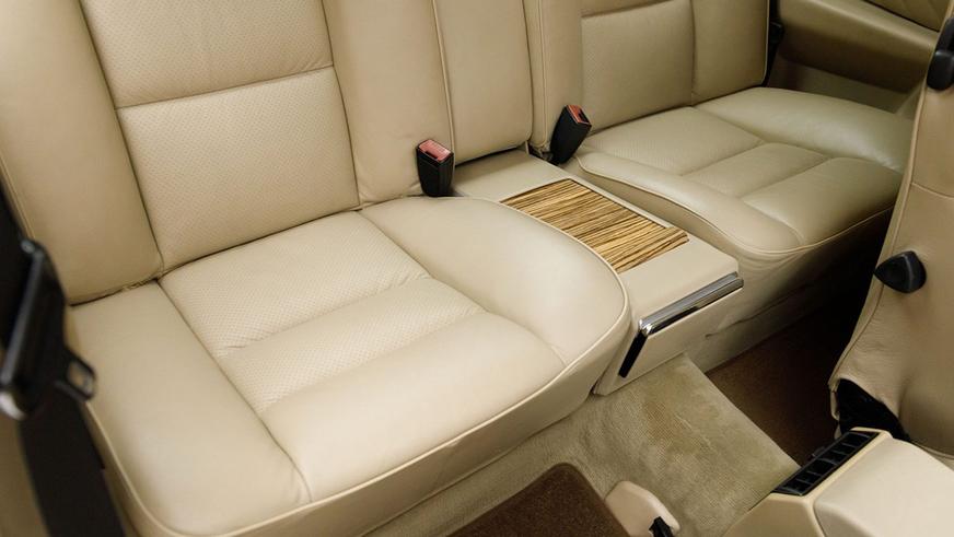 Рестомод Mercedes-Benz 560 SEC с мотором AMG в продаже