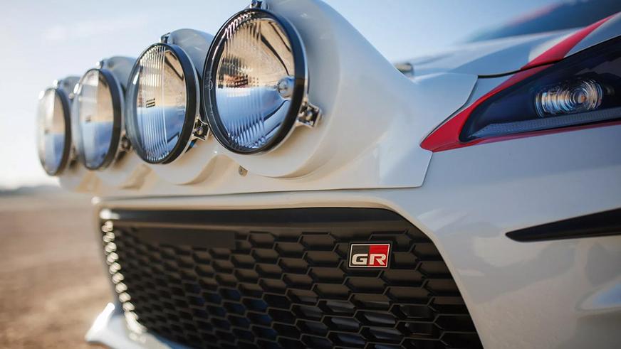 Toyota GR86 получила культовую ливрею, мощный мотор и полный привод