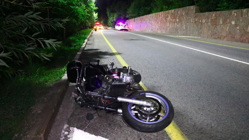 Мотоцикл Yamaha и электровелосипед столкнулись по дороге на «Медеу»