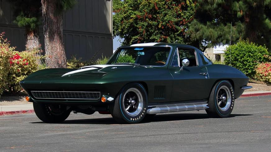 На торги выставят уникальный Corvette второго поколения