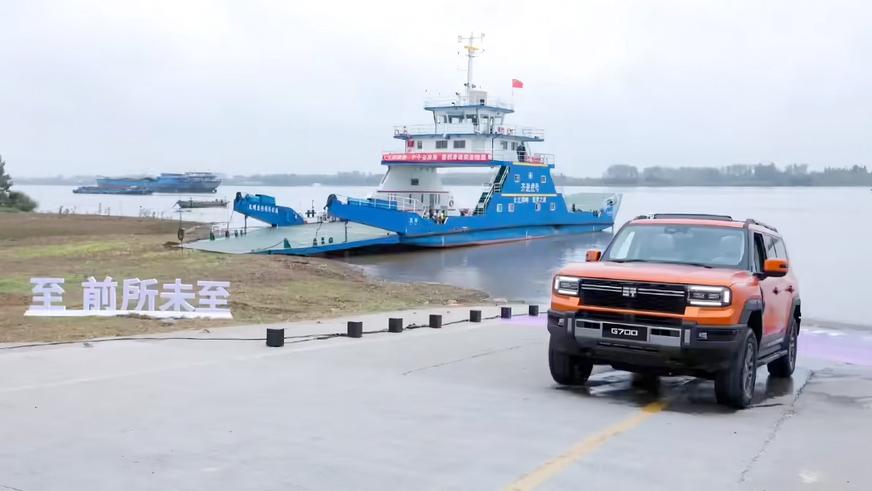 Новый Jetour стал первым автомобилем, форсировавшим реку Янцзы