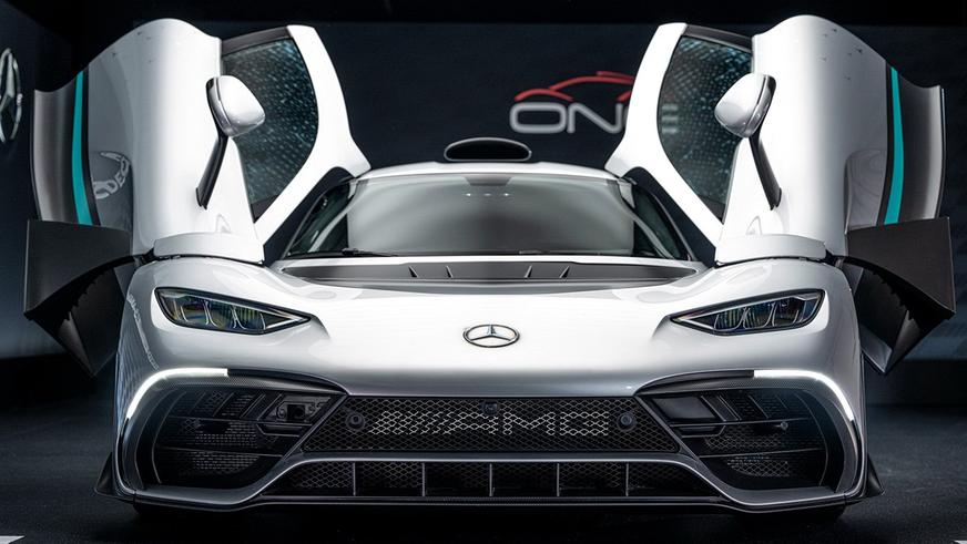 Серийный Mercedes-AMG One вышел в свет