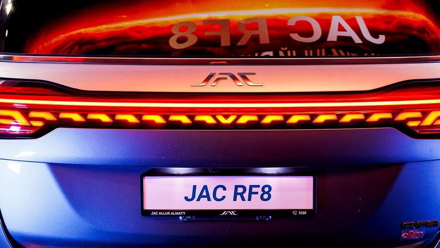 Семиместный минивэн от&nbsp;JAC вышел на&nbsp;рынок Казахстана