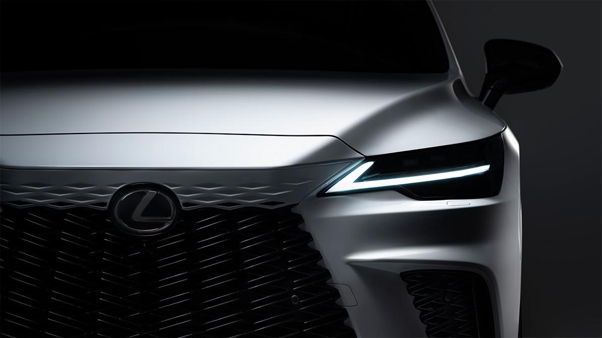 Lexus покажет новый RX 31 мая