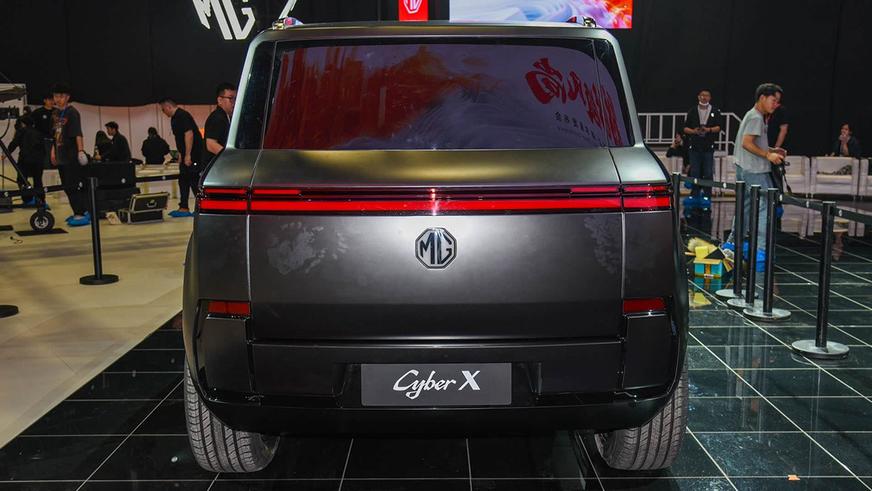 MG Cyber Х напомнил прошлое выдвижными фарами