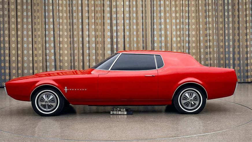 В Ford оживили несуществующие Mustang