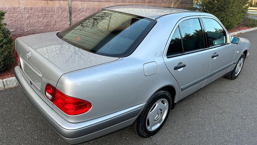 В США нашли E-Class (W210) с пробегом всего 22 тыс. км