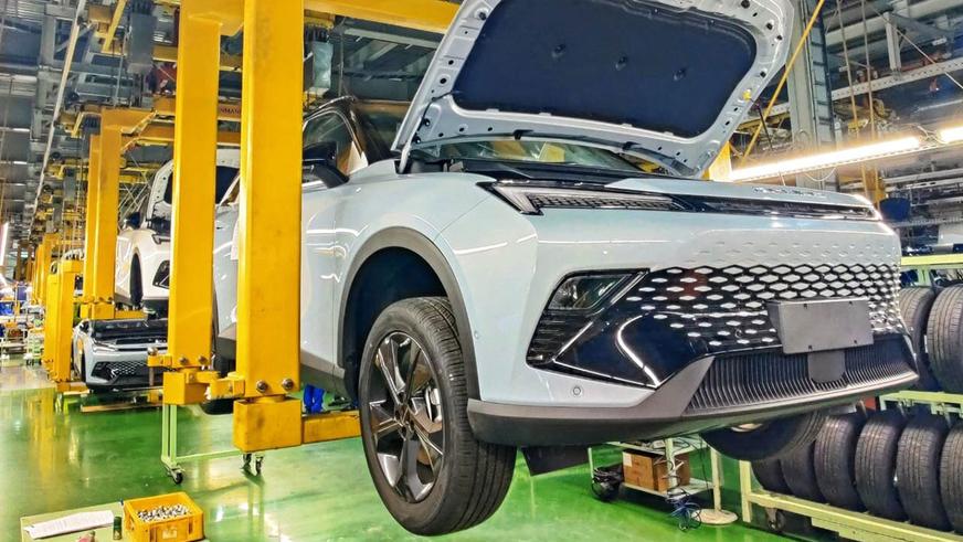 В России началась серийная сборка ещё одного “китайца”. Это BAIC X55