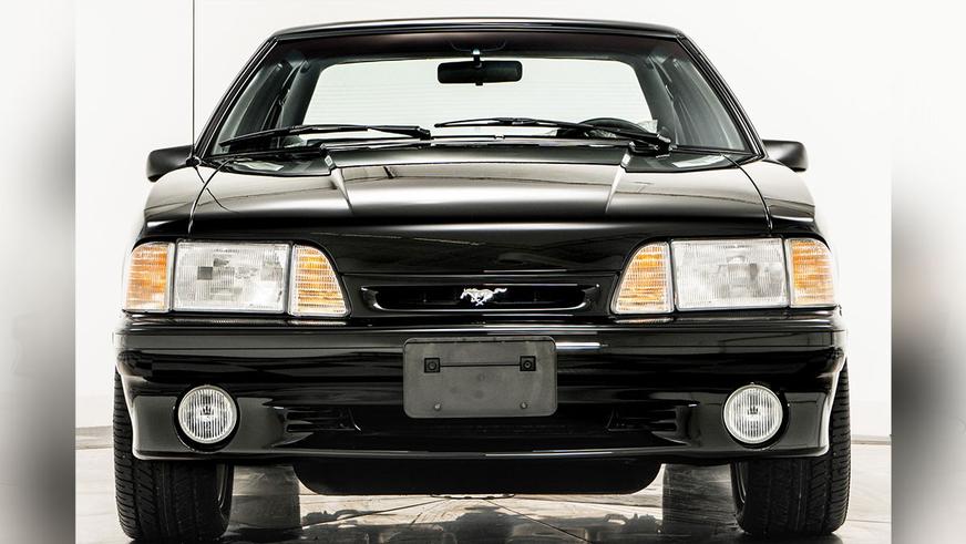 Ford Mustang из 1990-х продают по цене нового Porsche 911 Carrera 4S