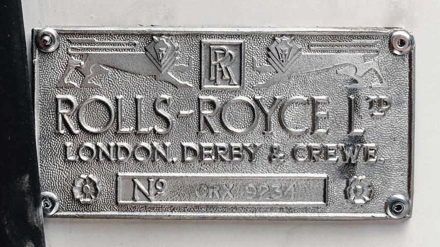 На аукцион выставили культовый Rolls-Royce, участвовавший в «Дакаре»