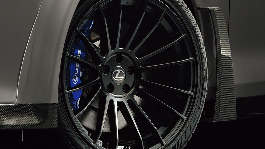 Электрический Lexus RZ получил мощную версию с карбоновым обвесом