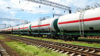 Почти 200 тысяч тонн бензина АИ-92 контрабандой вывезли в Кыргызстан