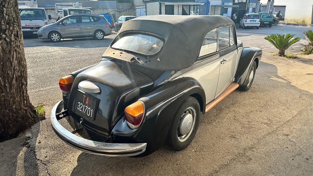 Продаётся VW Beetle, оформленный под Rolls-Royce