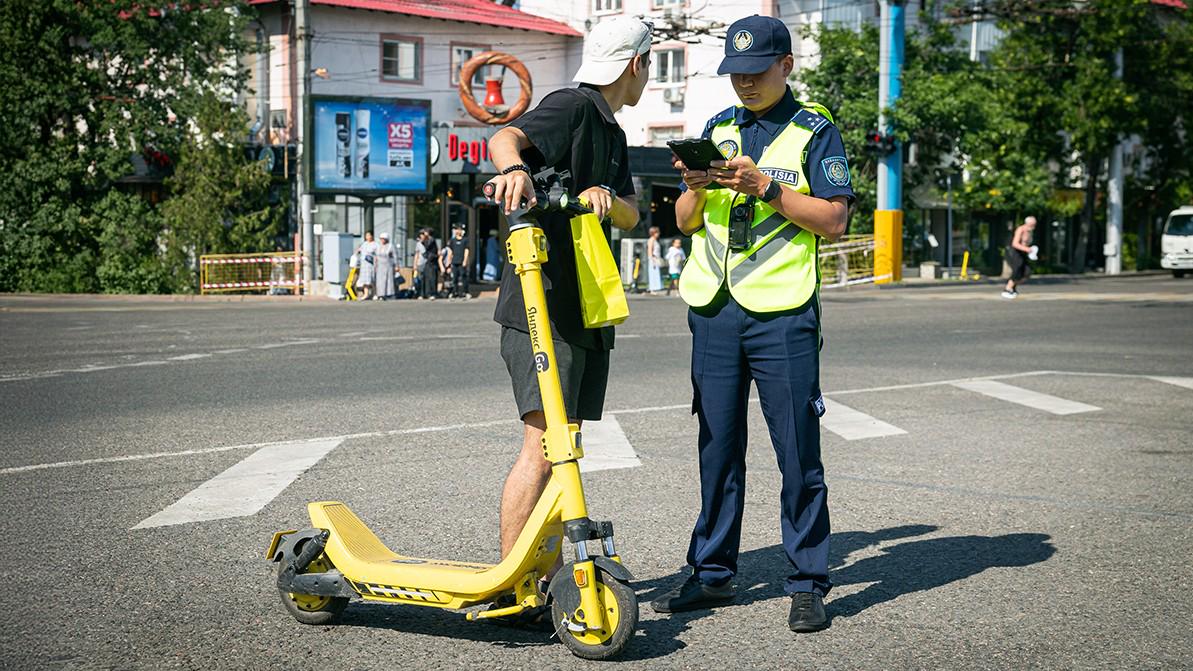 Рейды против самокатчиков. Более 800 нарушений за сутки в Алматы