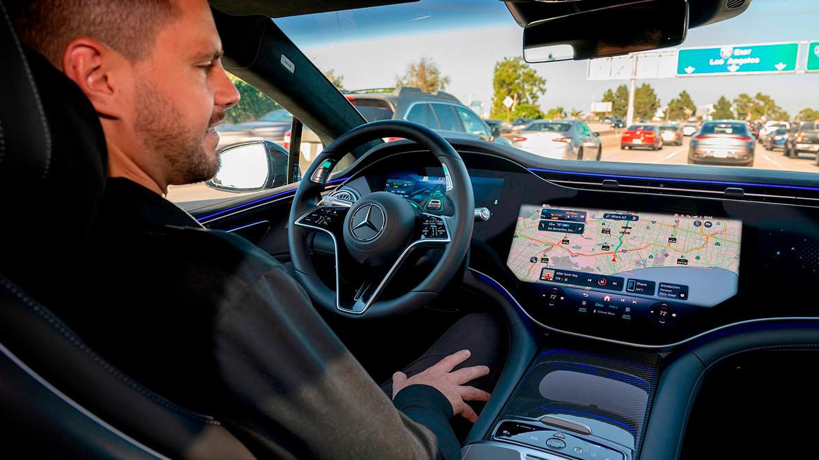 Подушки для спящих. Mercedes разработает специальные эйрбэги